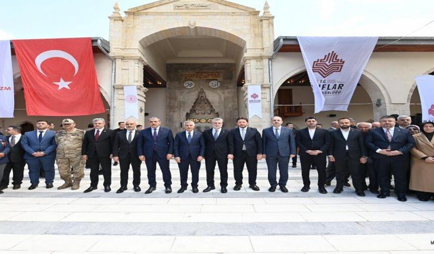 ULU CAMİİ, CUMHURBAŞKANI ERDOĞAN’IN CANLI BAĞLANTIYLA İBADETE AÇILDI