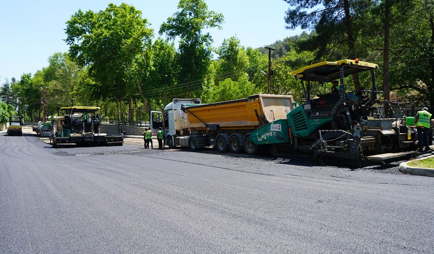 PINARBAŞI CADDESİ’NDE ASFALT MESAİSİ