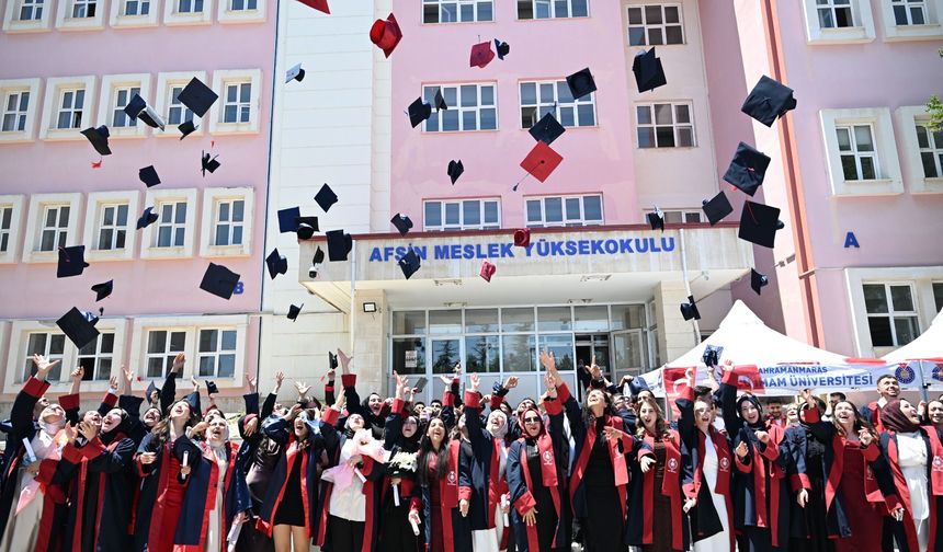 AFŞİN MESLEK YÜKSEKOKULU’NDA MEZUNİYET COŞKUSU