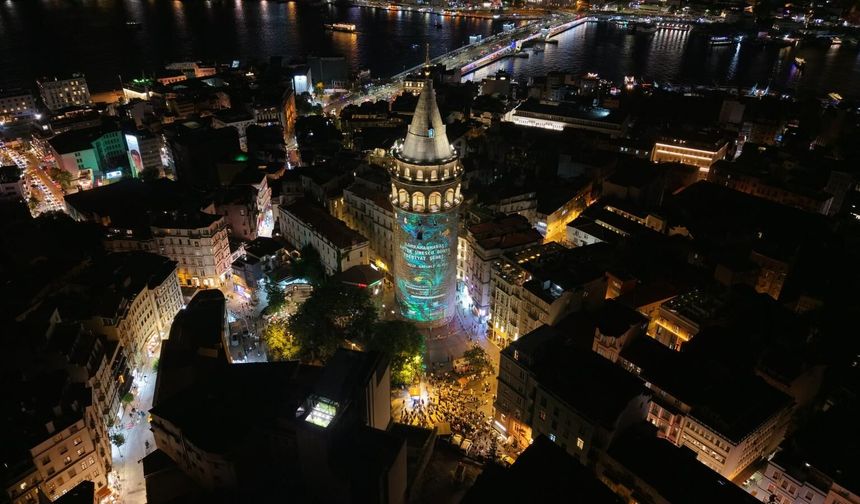 “EDEBİYAT” IŞIĞI GALATA KULESİ’NE YANSIDI