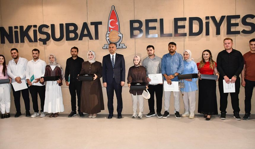 BAŞKAN TOPTAŞ: AİLEYİ KORUMAK GELECEĞİ KORUMAKTIR
