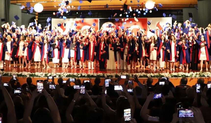 SANKO ÜNİVERSİTESİ’NDE MEZUNİYET HEYECANI