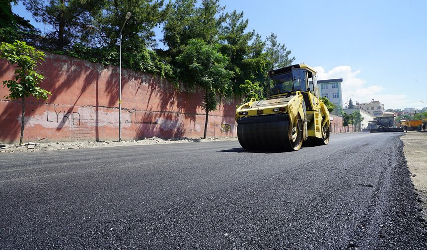 BÜYÜKŞEHİR’DEN GAZNELİLER CAD. ASFALT MESAİSİ