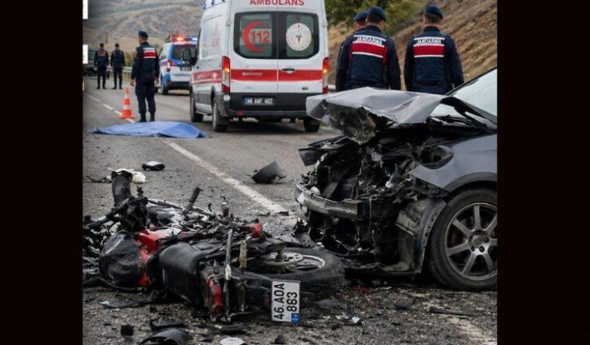 MOTOSİKLET SÜRÜCÜSÜ ÖLDÜ