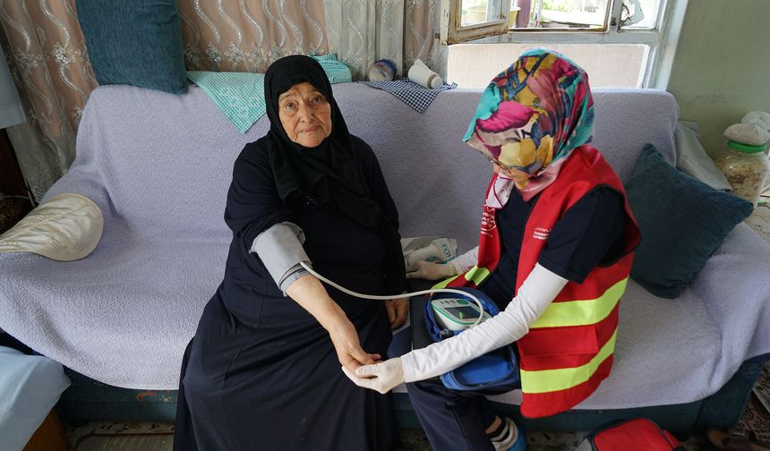 BÜYÜKŞEHİR YALNIZ YAŞAYAN YAŞLILARIN YANINDA