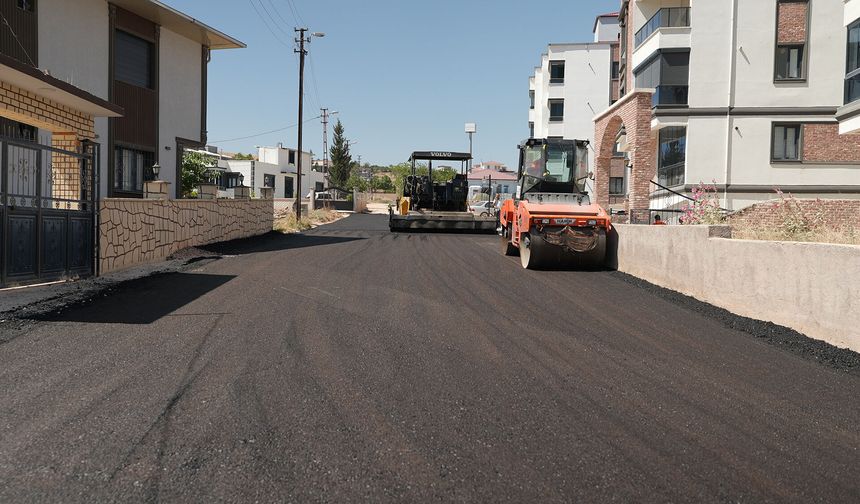 BÜYÜKŞEHİR’DEN, PAZARCIK’TA ASFALT MESAİSİ