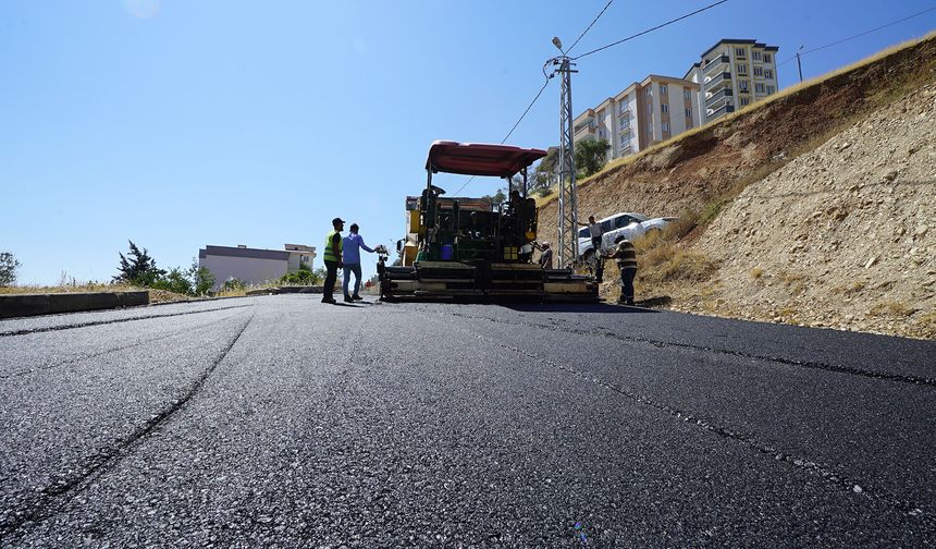 4 İLÇE 37 FARKLI NOKTADA SICAK ASFALT MESAİSİ