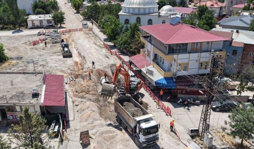 ELBİSTAN KÜÇÜK SANAYİ SİTESİ'NDE ALTYAPI GÜÇLENİYOR