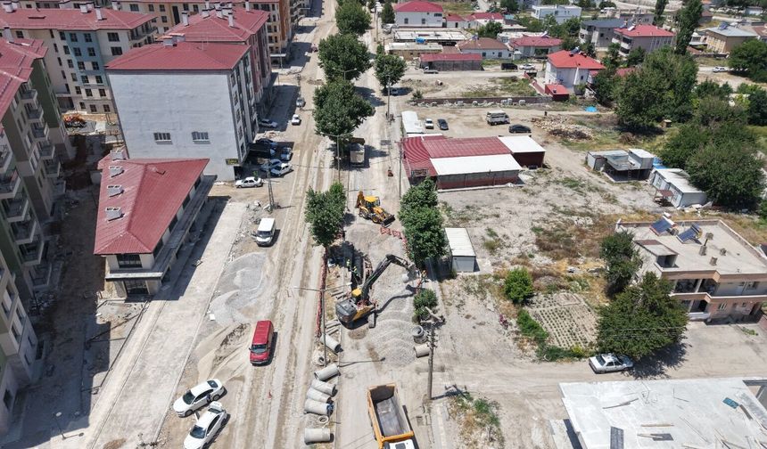 ALTYAPI YENİLEME ÇALIŞMALARI ARALIKSIZ DEVAM EDİYOR