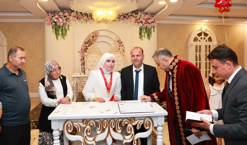 SEVGİ ENGEL TANIMADI
