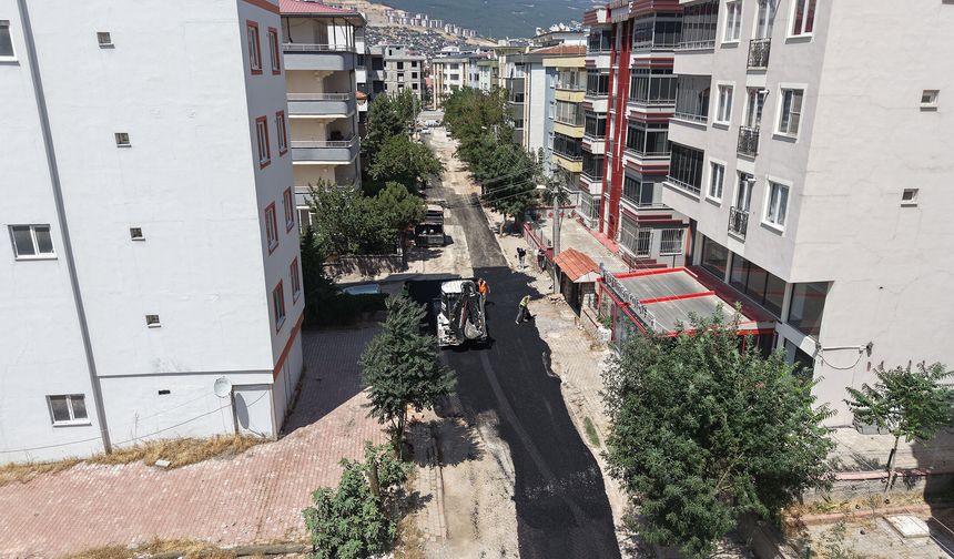 YUNUS EMRE MAHALLESİ’NDE ALTYAPI YATIRIMLARI ÜSTYAPIYLA TAMAMLANIYOR
