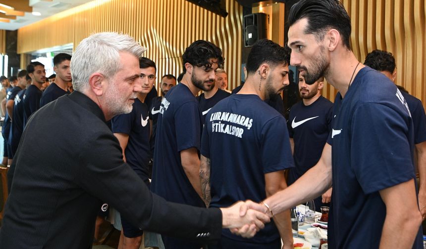 BAŞKAN GÖRGEL, İSTİKLALSPOR YÖNETİMİ VE FUTBOLCULARLA