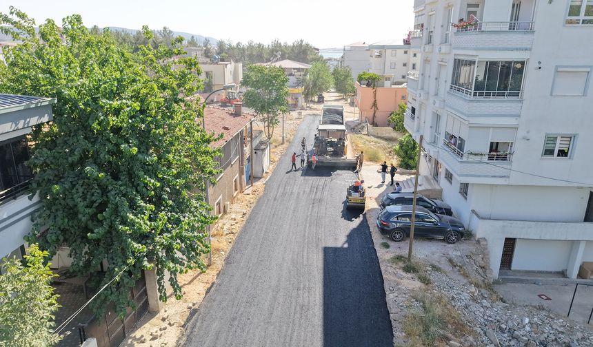 BÜYÜKŞEHİRLE PAZARCIK YOLLARI YENİLENİYOR