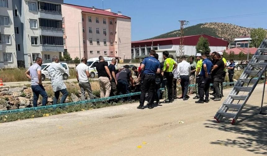 ÇAYA DÜŞEN YAŞLI ADAM HAYATINI KAYBETTİ