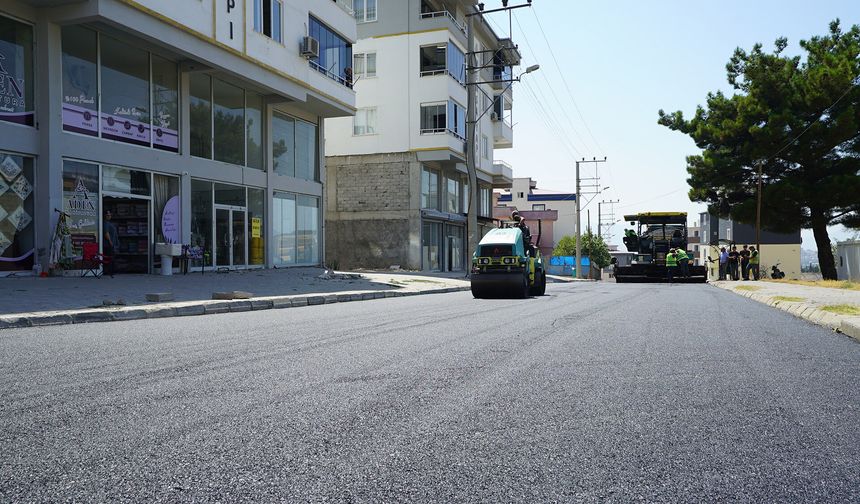 MEHMET ESENCELİ CAD, ASFALTI YENİLENİİYOR