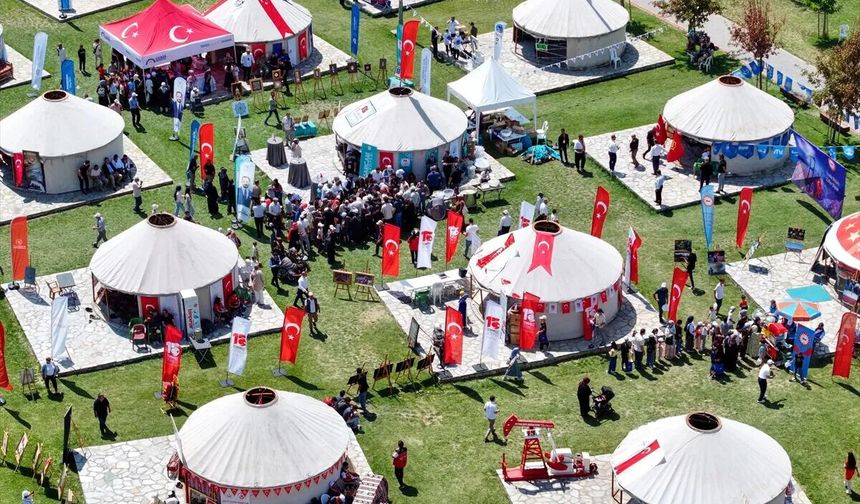 KÜLTÜREL ZENGİNLİKLERİMİZ AHLAT’TA DÜNYAYA TANITILDI