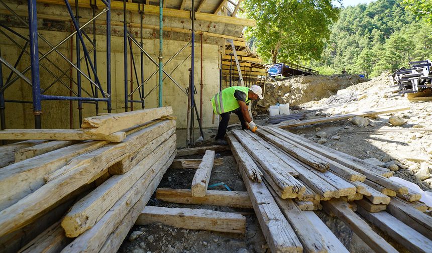 ANDIRIN’DA 53 YILLIK KÖPRÜNÜN YERİNE YENİ KÖPRÜ