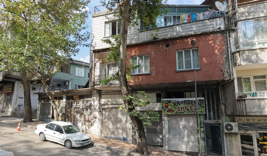 TARİHİ KALE ÇEVRESİNİN ÇEHRESİNİ DEĞİŞTİRİYOR