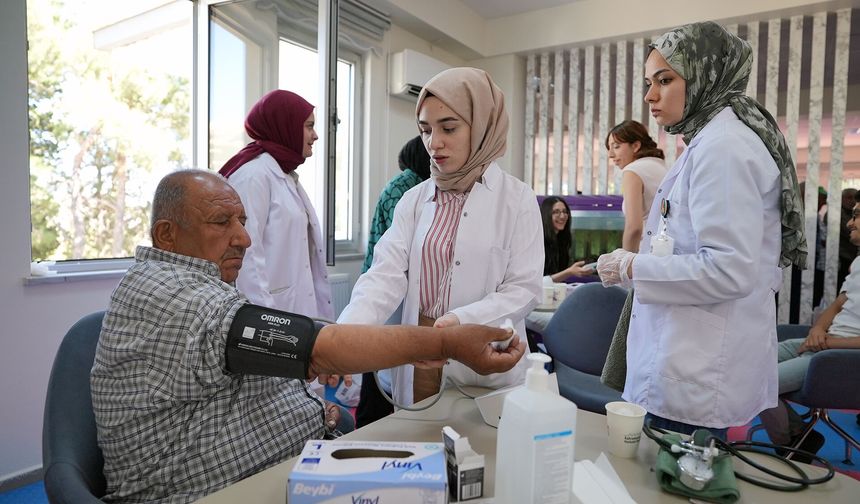 AKTİF YAŞAM MERKEZİ, HALK SAĞLIĞI HAFTASINDA SAĞLIK ÜSSÜ OLDU
