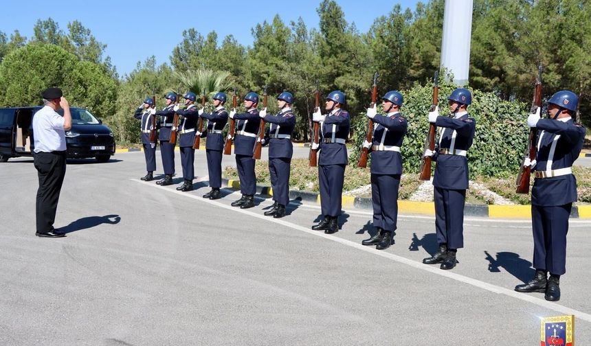 JANDARMA TEŞKİLATIMIZIN GENEL KOMUTANI ORGENERAL ALİ ÇARDAKCI VE ÇALIŞMA ARKADAŞLARI DEVLETİMİZ VE MİLLETİMİZ İÇİN GECE