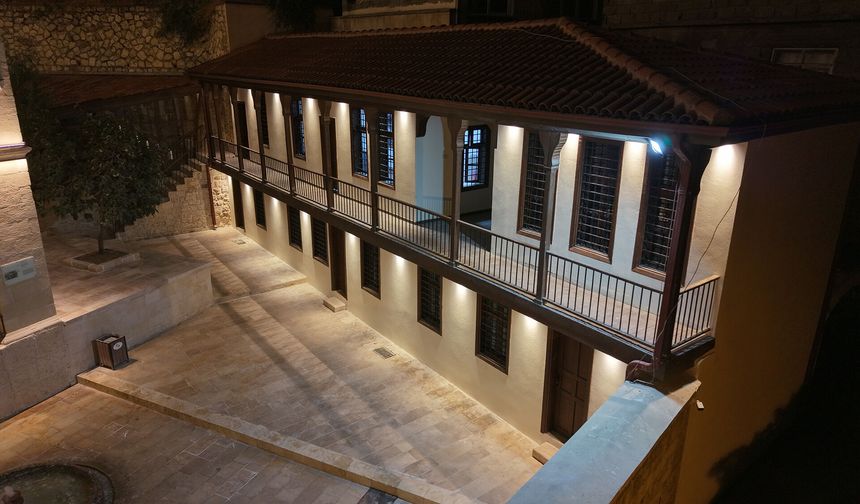 DEPREMDE HASAR ALAN 5 CAMİ DAHA YENİDEN İBADETE AÇILIYOR