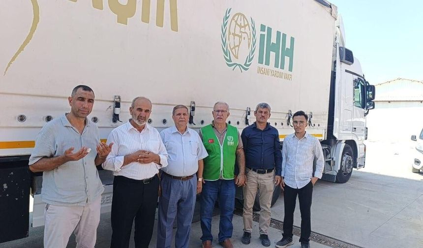 İHH’DAN SUSUZ COĞRAFYALARA İKİ TIR SU YARDIMI
