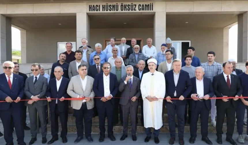 HANEFİ ÖKSÜZ’ÜN ŞEREFOĞLU’NDA YAPTIRDIĞI CAMİ İBADETE AÇILDI