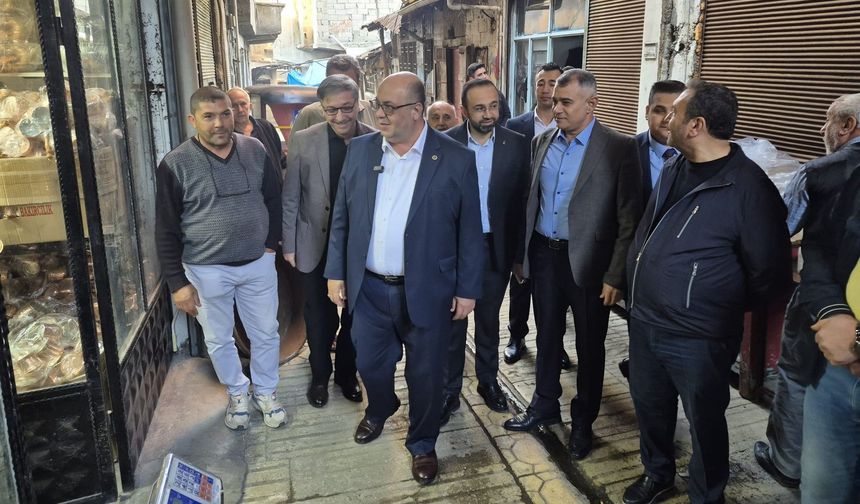 BAŞKAN AKPINAR TARİHİ BAKIRCILAR ÇARŞISI’NDAYDI