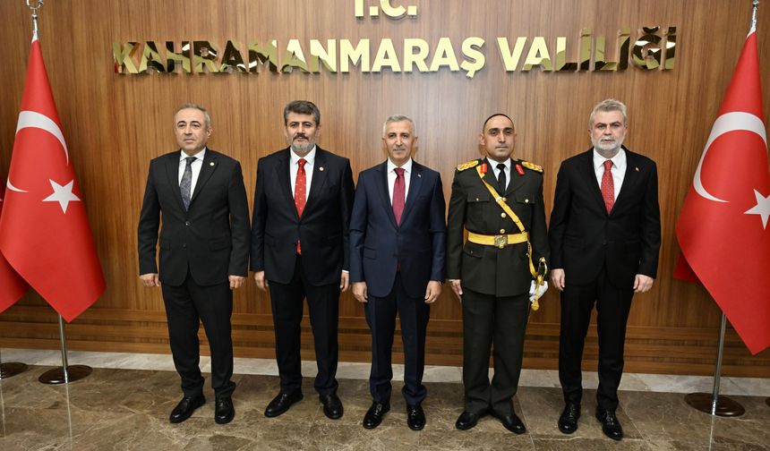 BAŞKAN GÖRGEL, CUMHURİYET BAYRAMI TÖRENİNDE