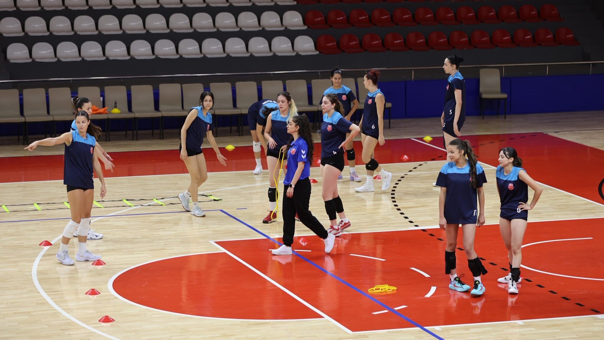 KADIN VOLEYBOL TAKIMI, 2. LİG MARATONUNA HAZIR