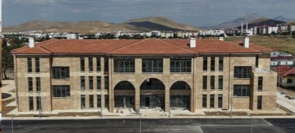 M Afsin Belediye Hizmet Binasi Kapilarini Aciyor-1