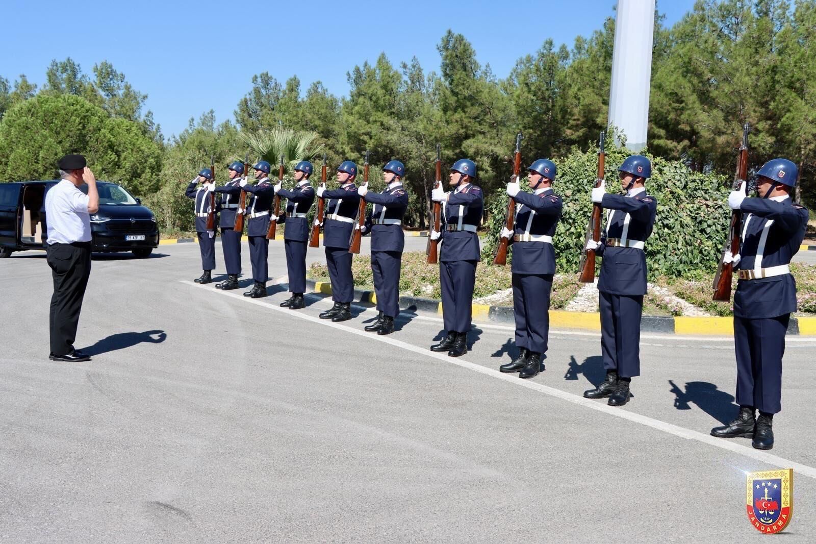 JANDARMA TEŞKİLATIMIZIN GENEL KOMUTANI ORGENERAL ALİ ÇARDAKCI VE ÇALIŞMA ARKADAŞLARI DEVLETİMİZ VE MİLLETİMİZ İÇİN GECE