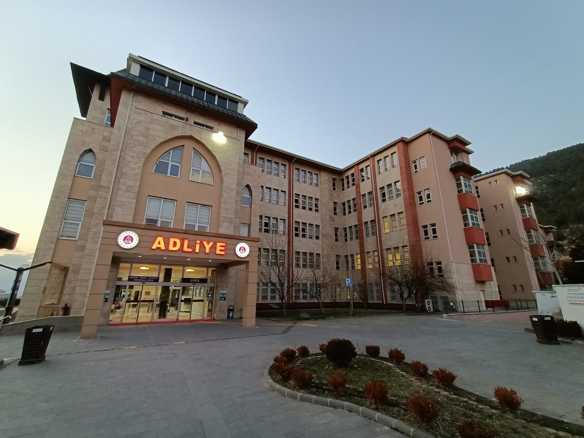 EŞ CİNAYETİ DAVASINDA KARAR: 18 YIL 4 AY HAPİS